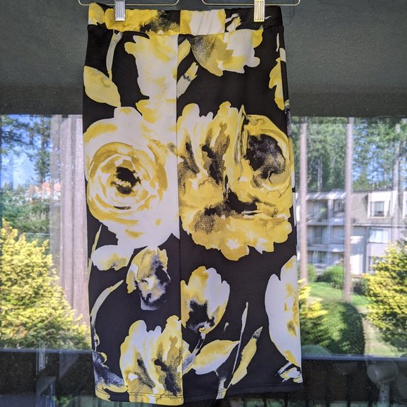 Black and Yellow Floral Skirt - Picture 4 of 4